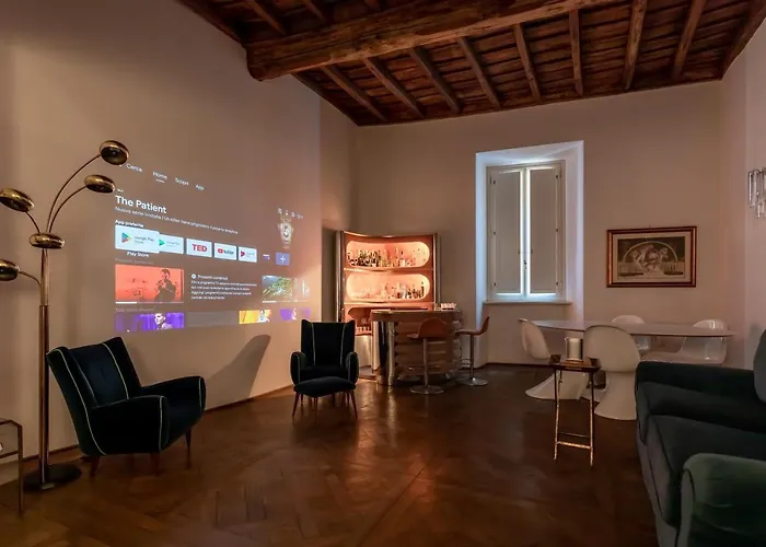 Chic And Style In Historical Via Giulia * רומא