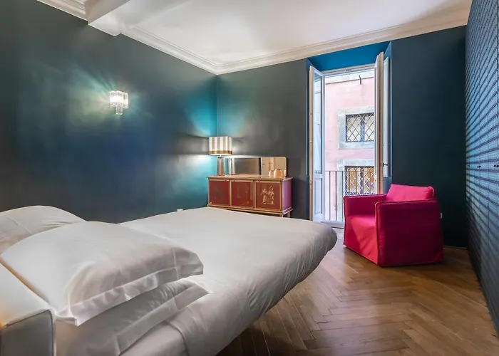 Chic And Style In Historical Via Giulia *