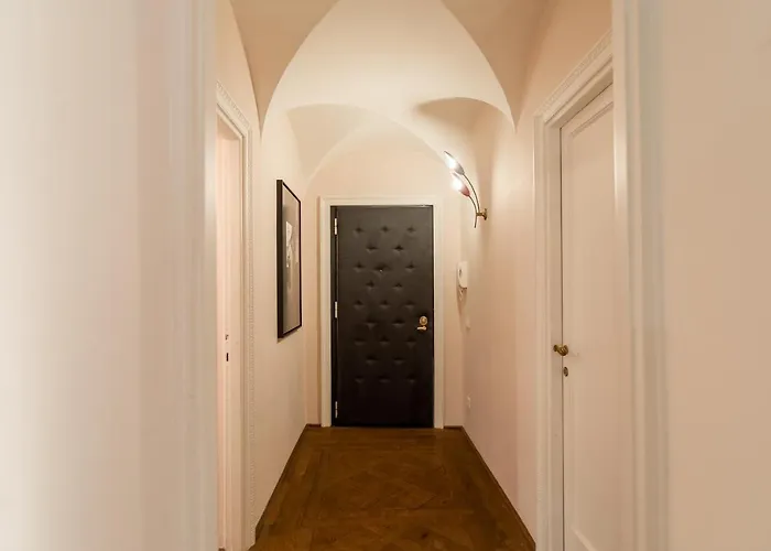 Chic And Style In Historical Via Giulia * רומא