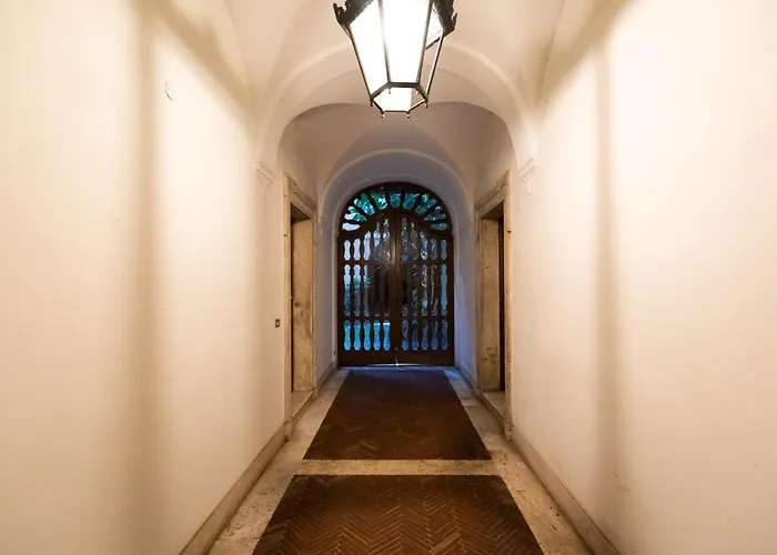 Chic And Style In Historical Via Giulia *